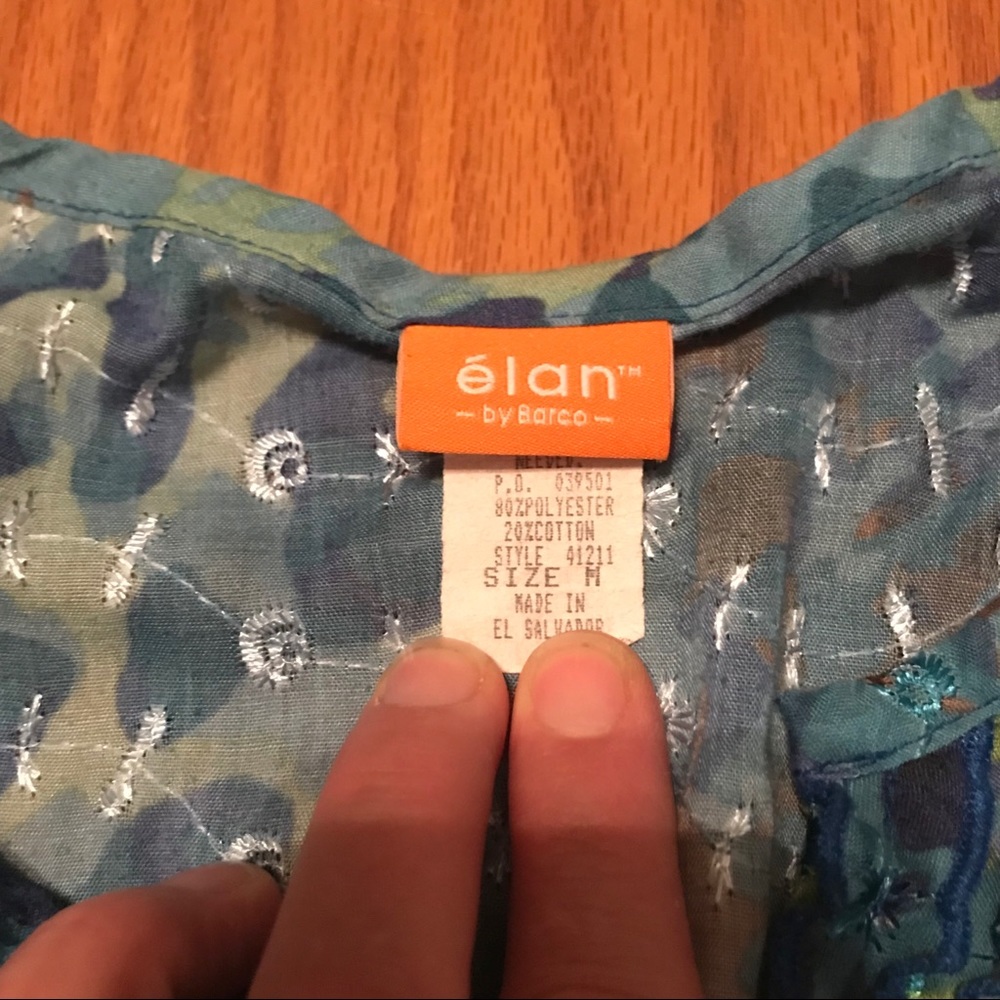 Scrub top - Picture 2 of 3